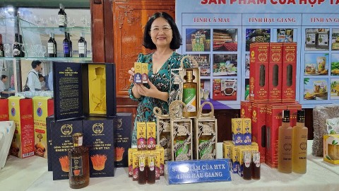 Rượu truyền thống Hậu Giang chuyển mình để bắt kịp xu hướng hiện đại