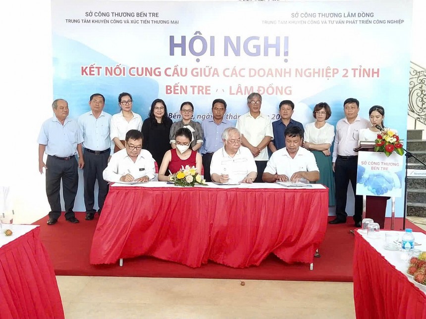 Đại diện doanh nghiệp ký kết hợp tác cùng các doanh nghiệp đối tác tại tỉnh Lâm Đồng