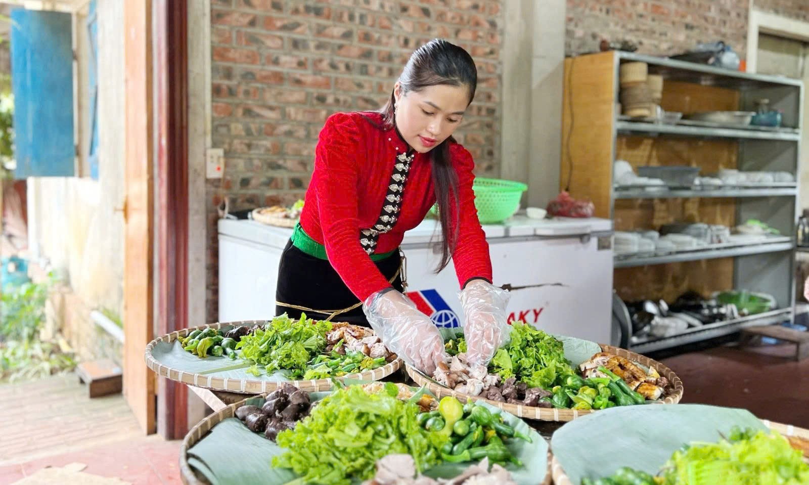 Ẩm thực đặc sắc, hấp dẫn của đồng bào dân tộc Thái phục vụ du khách tại tổ dân phố Vặt Hồng, phường Mộc Châu. Ẩm thực đặc sắc, hấp dẫn của đồng bào dân tộc Thái phục vụ du khách tại tổ dân phố Vặt Hồng, phường Mộc Châu.