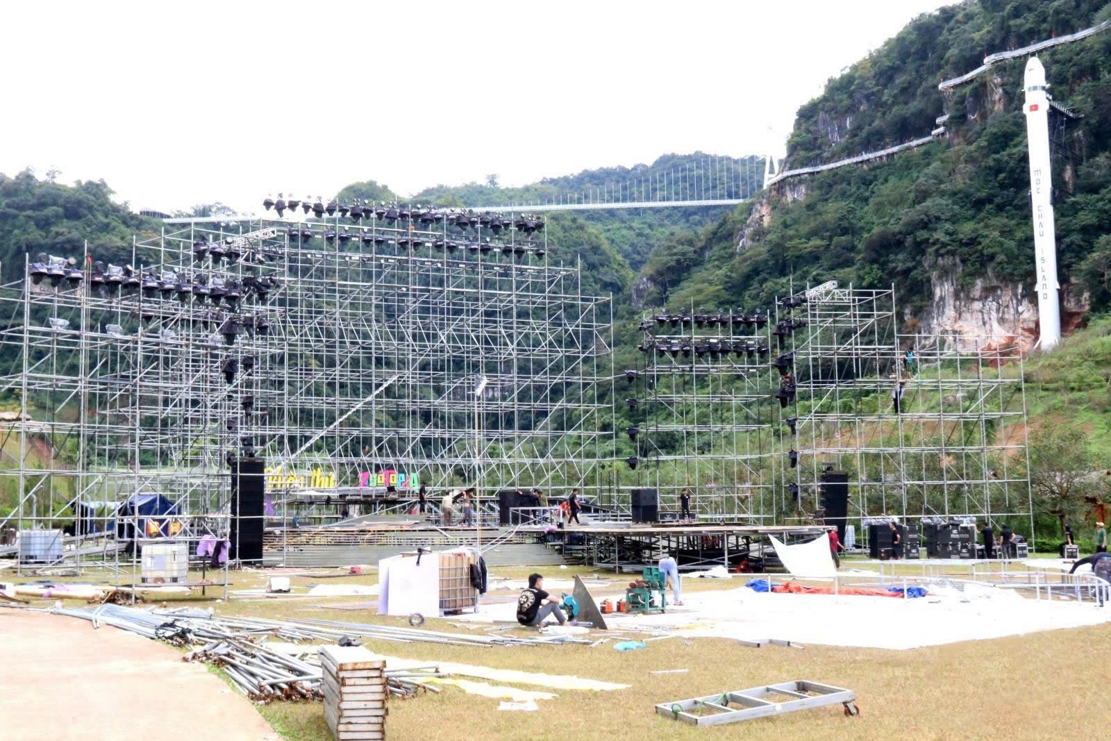 Chuẩn bị chu đáo cho cho đêm chung kết Hoa hậu Du lịch Dân tộc Việt Nam 2025 Chuẩn bị chu đáo cho cho đêm chung kết Hoa hậu Du lịch Dân tộc Việt Nam 2025