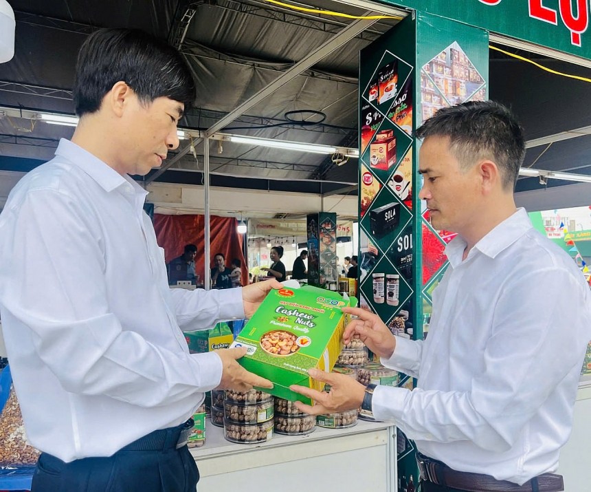 Hạt điều Như Hoàng   Từ trăn trở mùa vụ đến thương hi